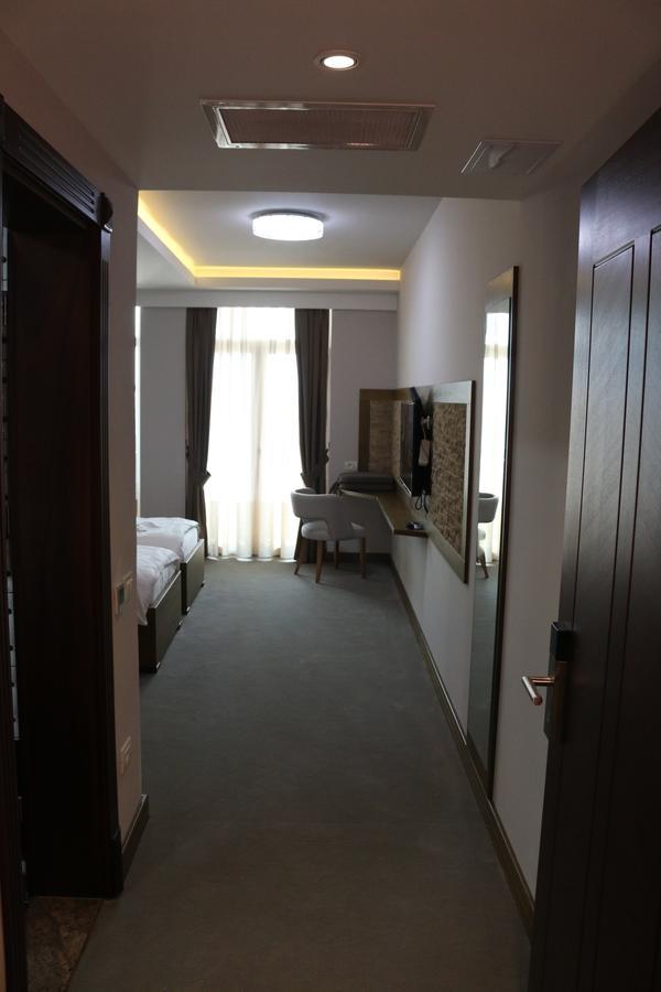 Hotel Admiral Prizren Buitenkant foto
